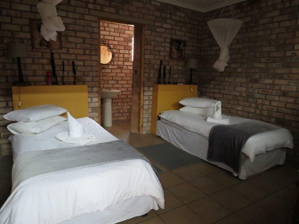 Melissa'S Guest House Kamanjab Ngoại thất bức ảnh