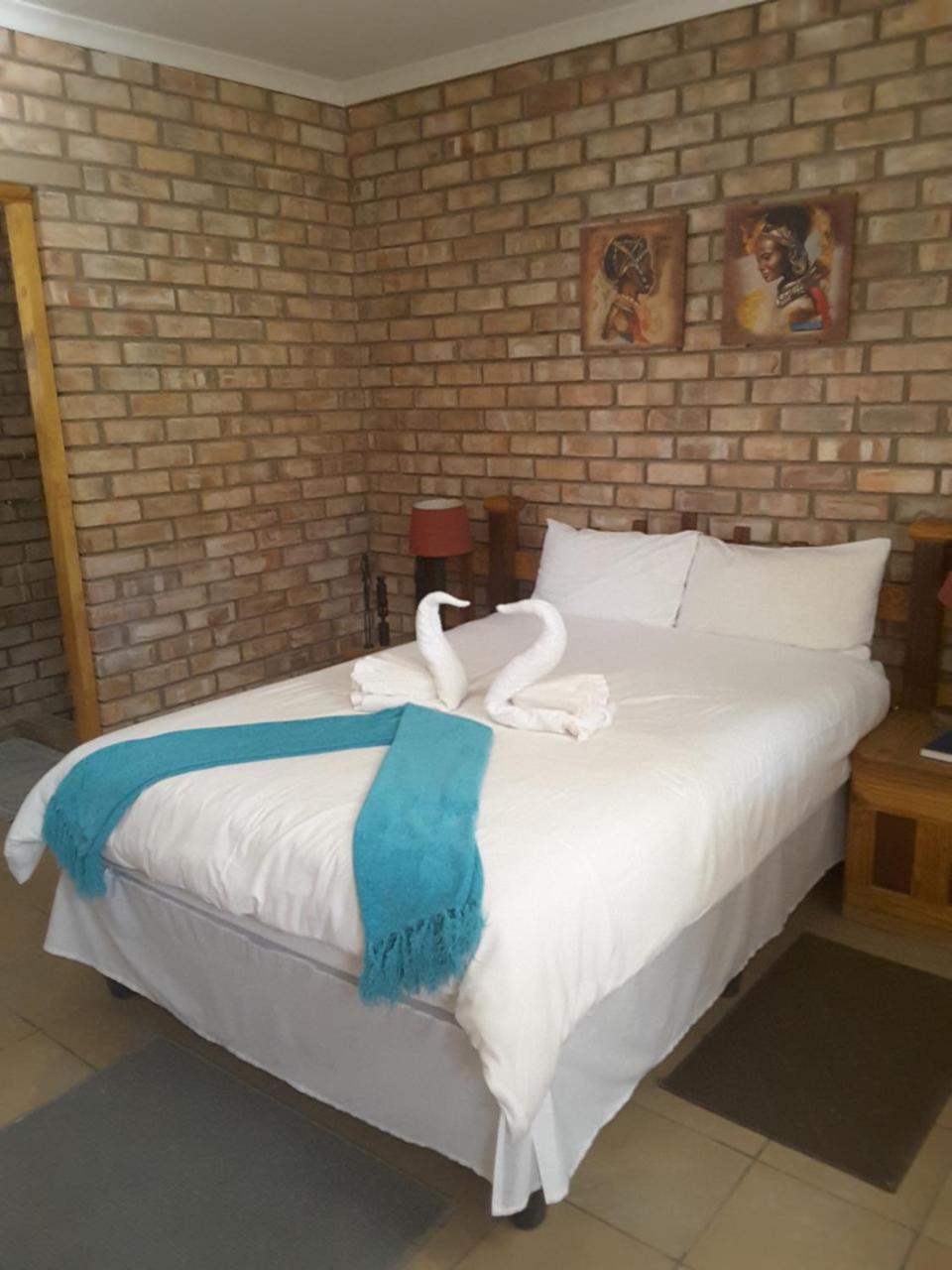 Melissa'S Guest House Kamanjab Ngoại thất bức ảnh